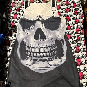 Woman’s Black/White Skull Dress Size Medium